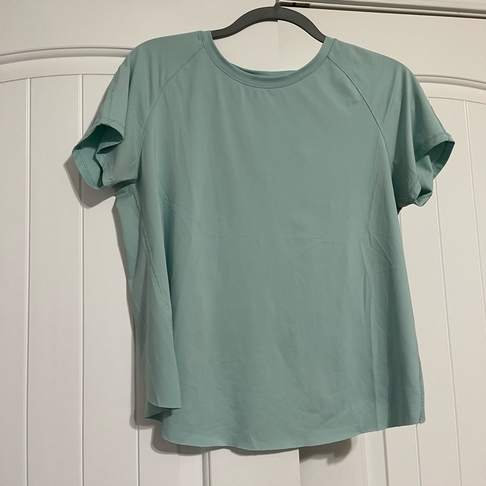 Athletic shirt